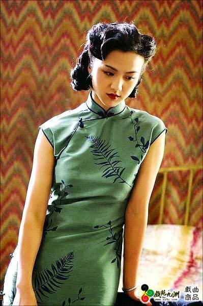 有没有一段历史时期内<em>男性喜欢胸小的女性</em>? -