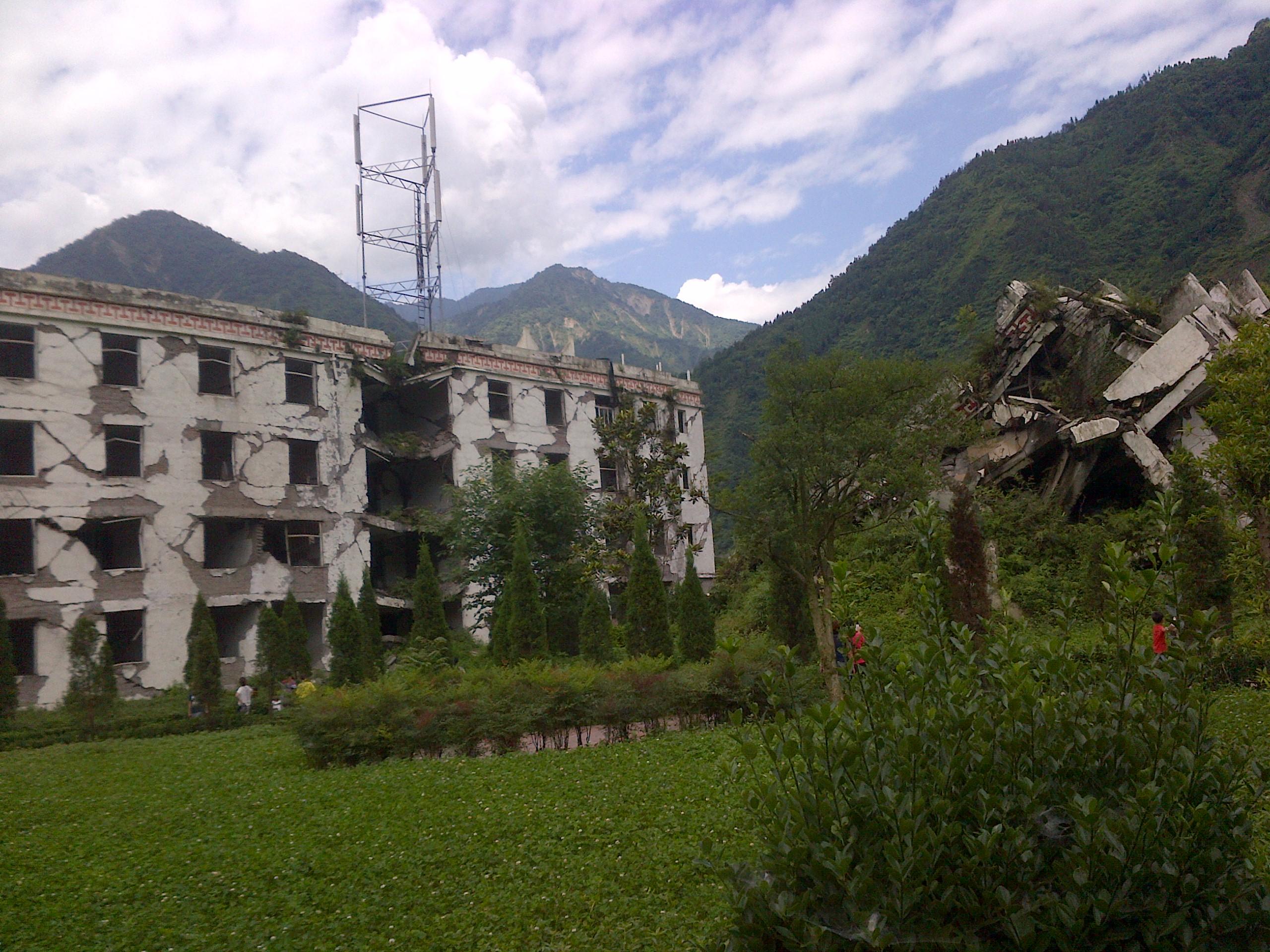 住在高层,发生地震怎么办?往哪里躲?生存的几