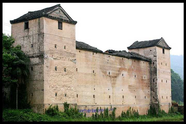 中国的城堡是不是很少?为什么?