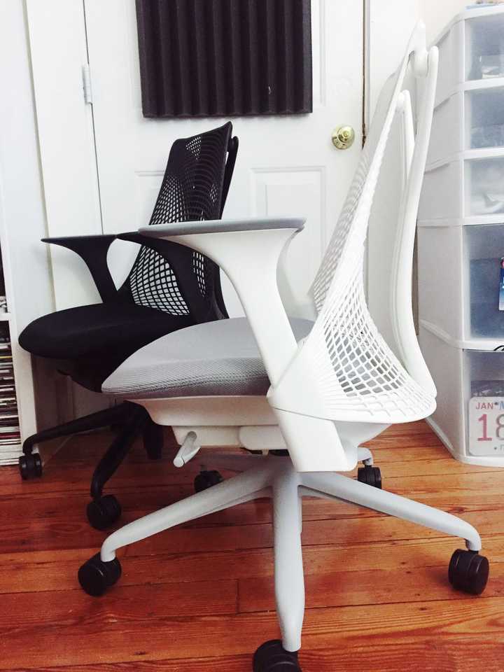 hermanmiller 的 sayl,aeron,embody,mirra2 人体工学椅如何选择?