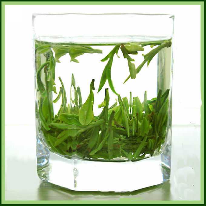 绿茶是用玻璃杯简单冲泡好喝还是用工夫茶具泡出来的好喝?