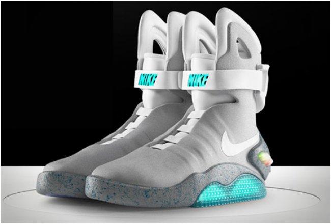 如果真有如此场景,我会选择这一款 nike  air mag 回到未来