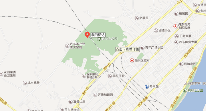 丹东锦江山公园 位于山顶的曙光阁正对着丹东站,丹东市区,新义州市区