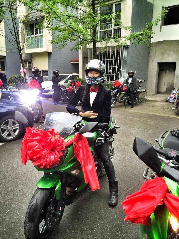 女生会骑摩托车是怎样的体验?