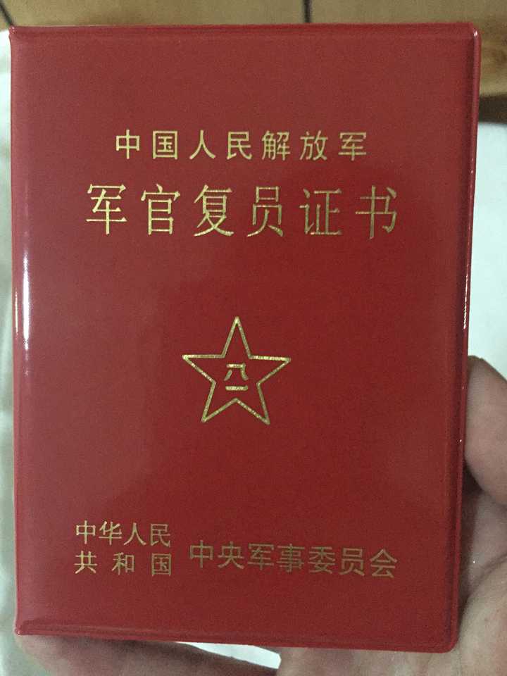 在学校好好学习吧,利用在校时间多学东西,毕竟你是大学