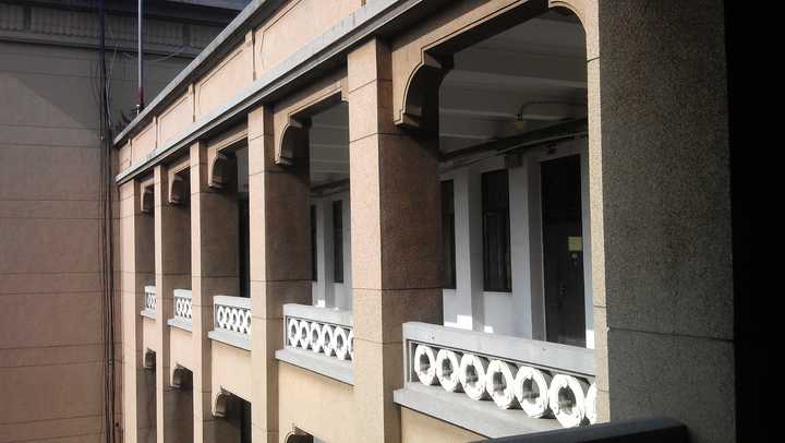 目前中国大学里还有很多苏联式建筑留存么?