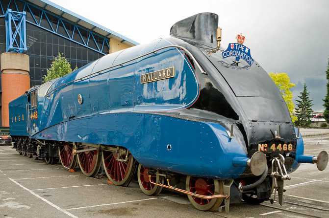 英国马拉德号(另译野鸭号 )机车,1938年创下202公里时速纪录.