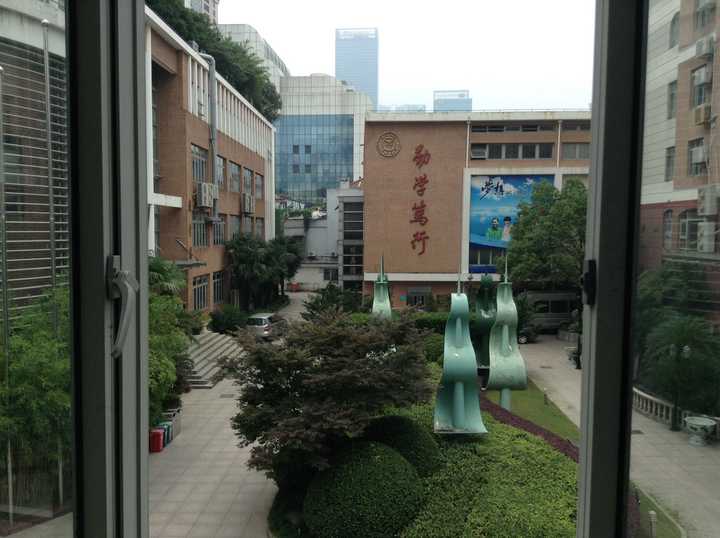 在民立中学就读是一种怎样的体验?