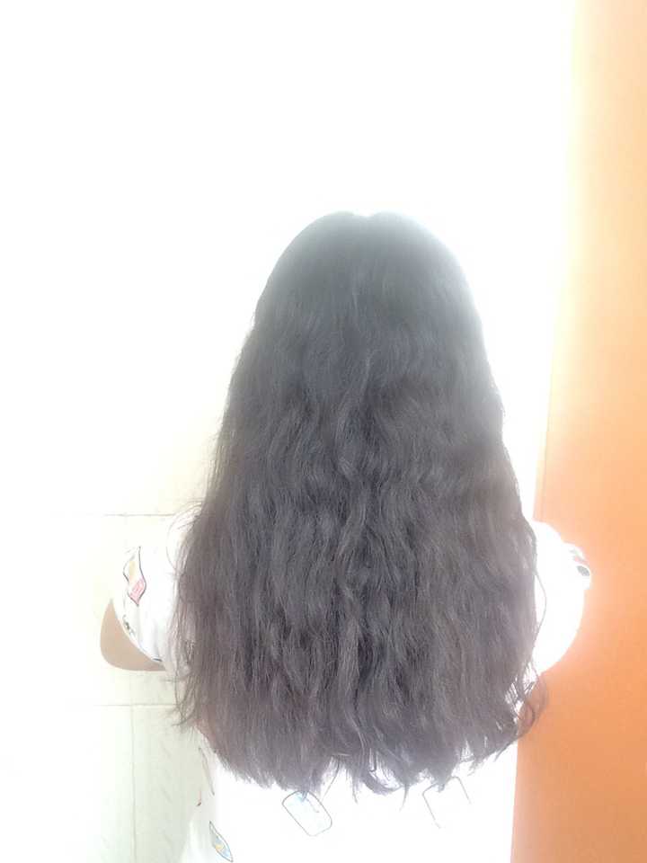 头发自然卷的人该怎么打理头发?