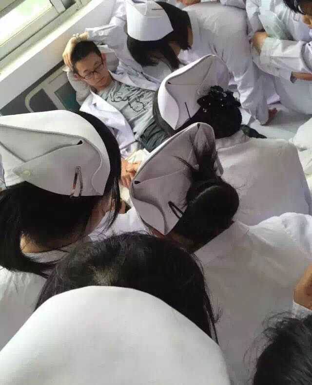 在卫校上学的男孩是什么感觉