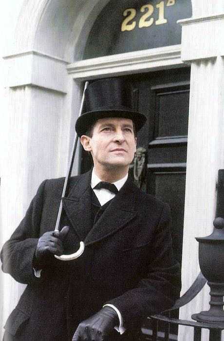 怎么评价jeremy brett扮演的福尔摩斯?