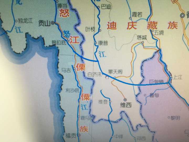 在三江并流处把怒江和澜沧江改道汇合到长江是否可行?
