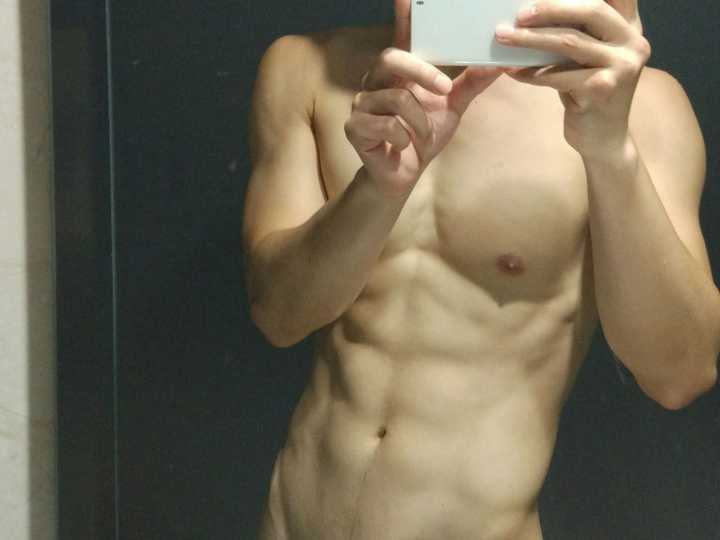 男生的腹肌对女生的吸引力到底有多大?
