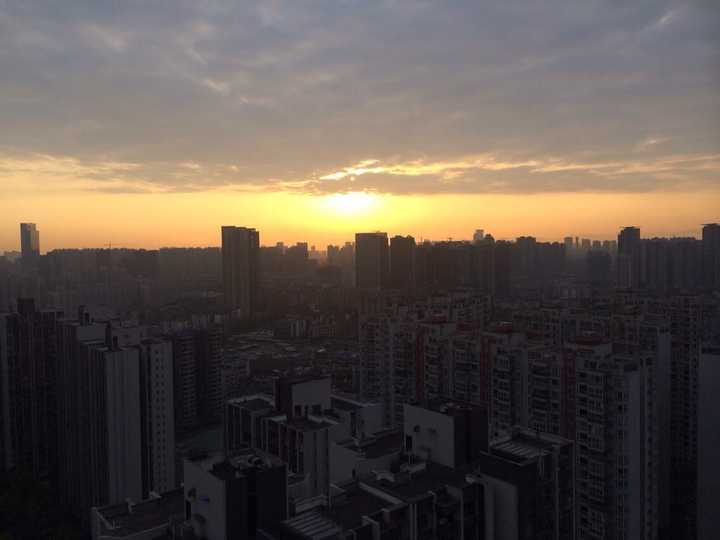坐标成都,第一张是早上6点的阳光