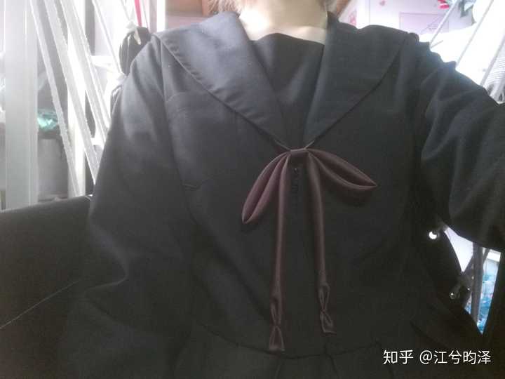 在校园穿 jk 制服是什么体验?回头率高吗?