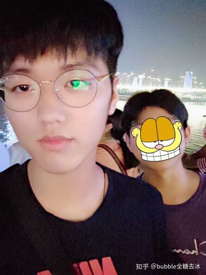 这是学长高考暑假出去玩的照片啦