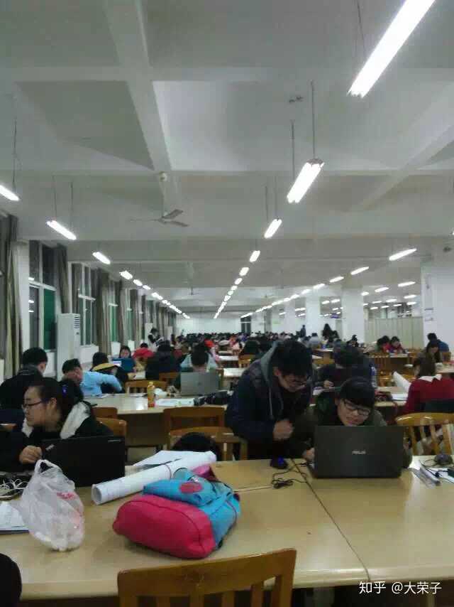 在说说我的感受 不后悔报考九江学院 因为食堂太好吃,活动特有趣