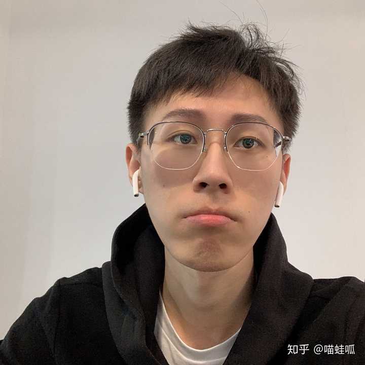 一个常年戴眼镜的人,突然摘下眼镜戴上隐形会有多惊艳