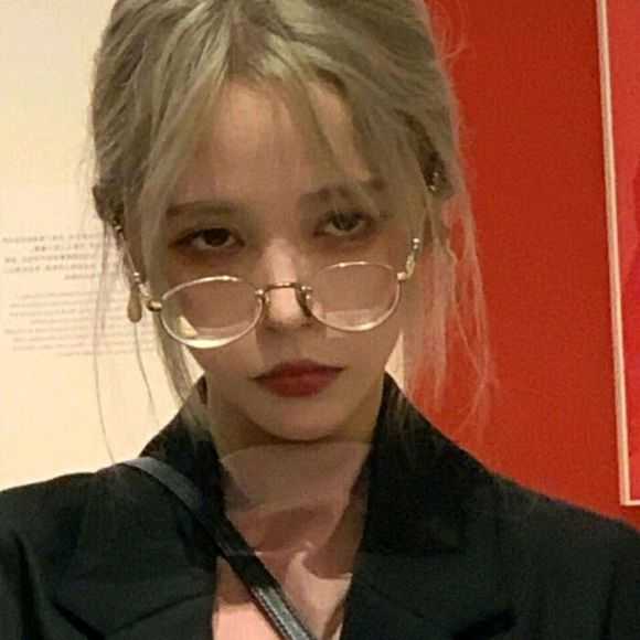 女孩子突然换微信头像是为什么?