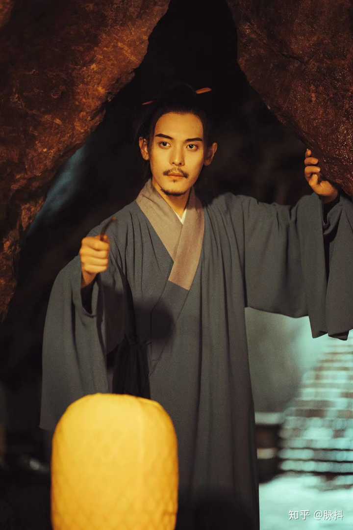 你见过穿汉服最好看的人是什么样子?