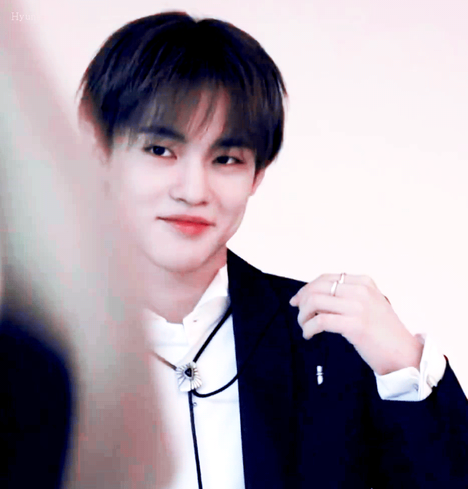 客观评价一下钟辰乐的长相,是我粉丝滤镜太厚了吗?