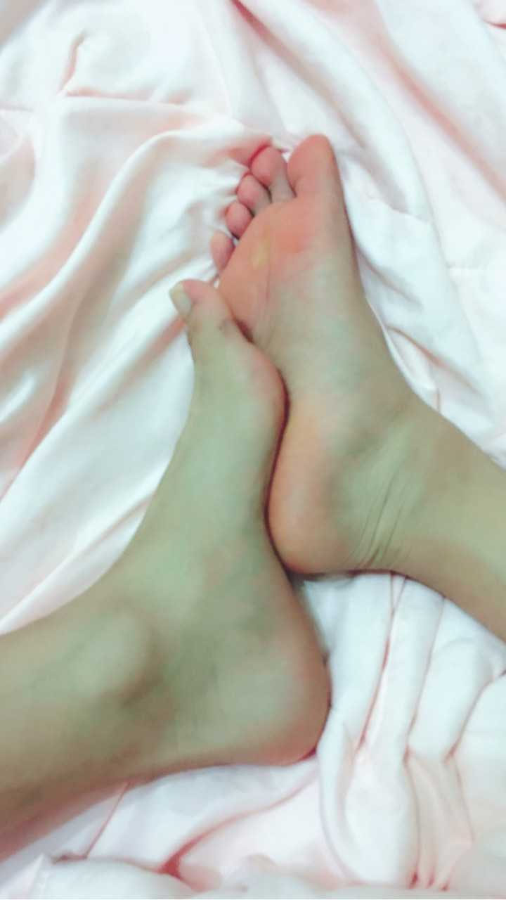 男孩子有一双好看的脚是一种什么样的体验?