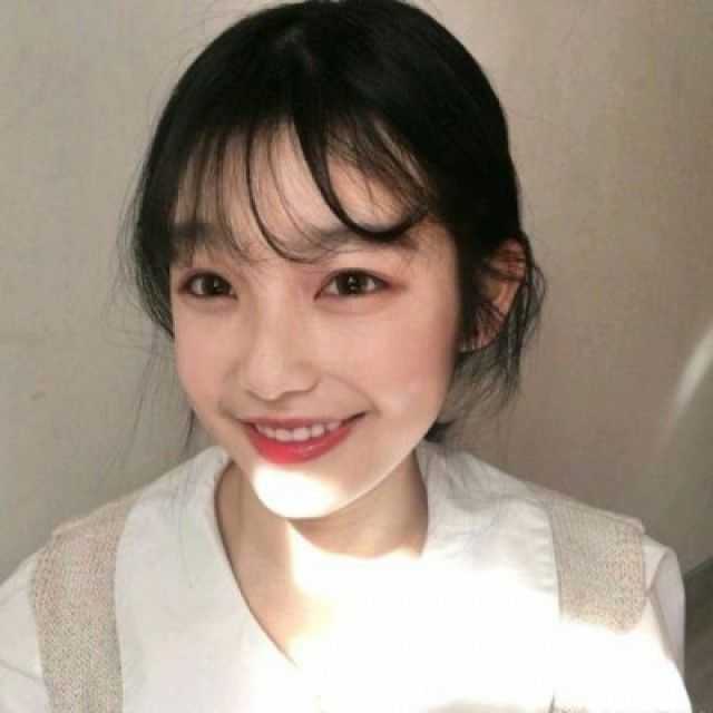 有没有那种一看感觉可以用"干净"这个词形容的女生头像啊?