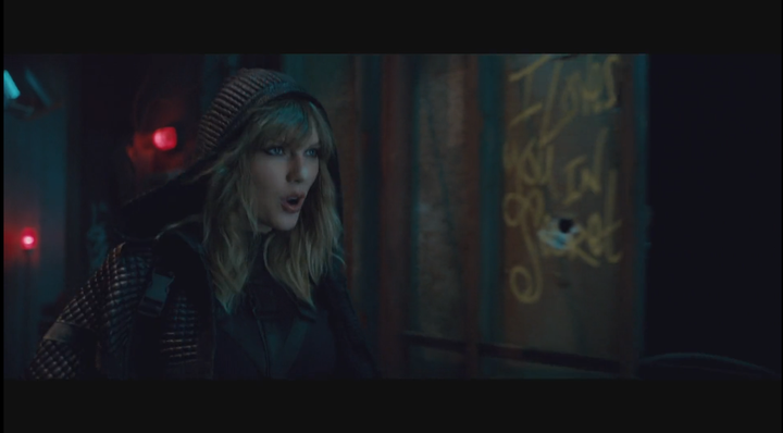 如何评价taylor swift《…ready for it?》的mv?