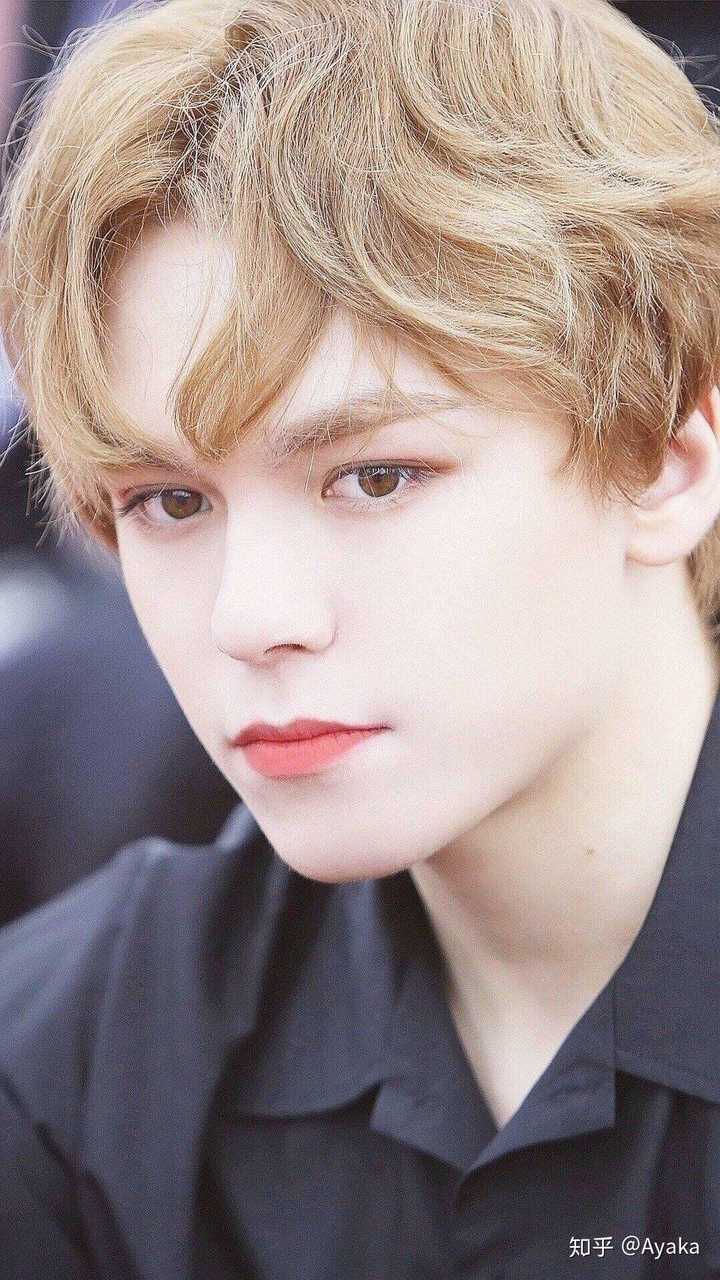 有哪些让人惊艳的南韩男爱豆?