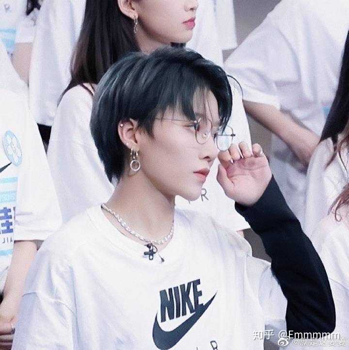 能不能分享一下刘雨昕高清美图来康康?