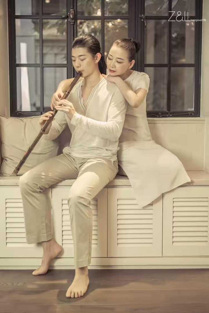 不是黑是粉友军别炮轰_(:зゝ∠)_ 霍尊是我一直很喜欢的歌手ヽ(*`)