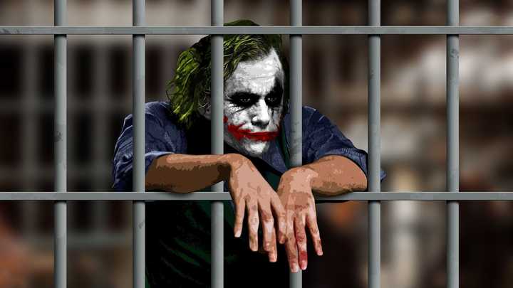 求黑暗骑士小丑在监狱中的壁纸?