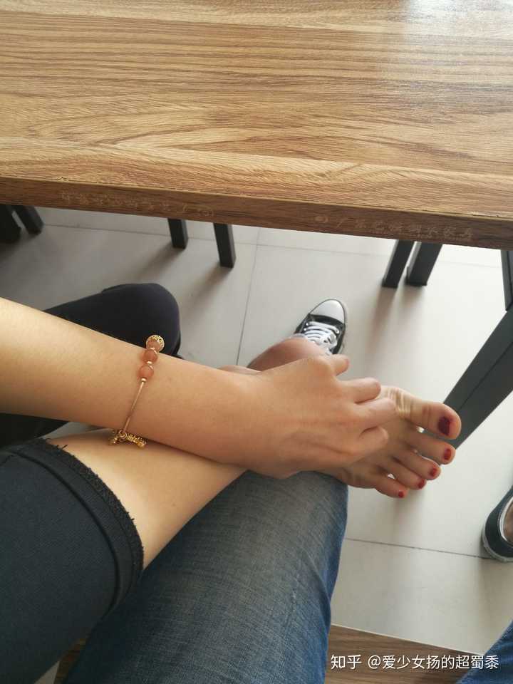 美女也有脚臭么?