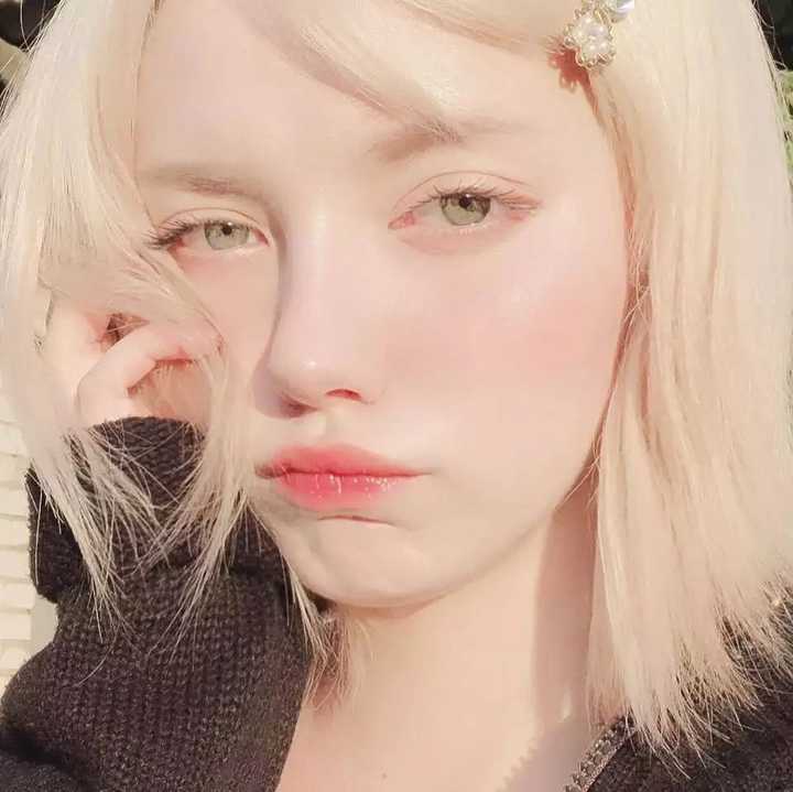 有什么好看又小众的头像?