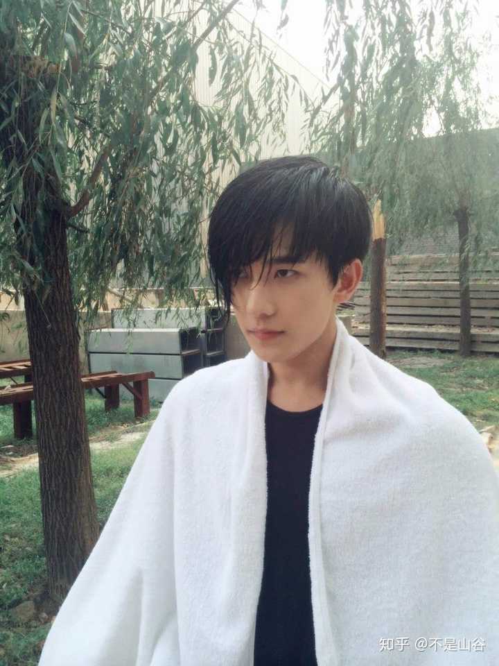 为什么很多人都说杨洋很油腻?