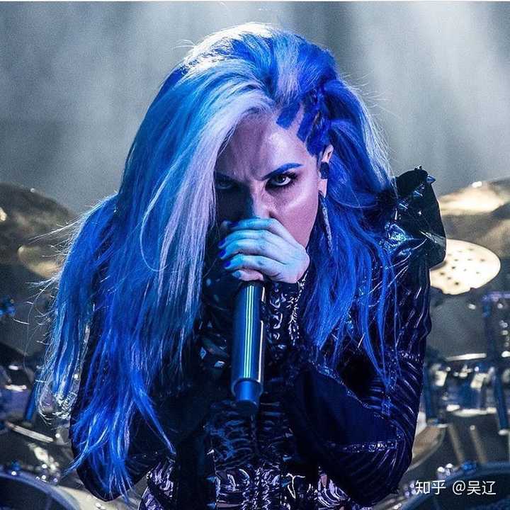 现任主唱:alissa white-gluz