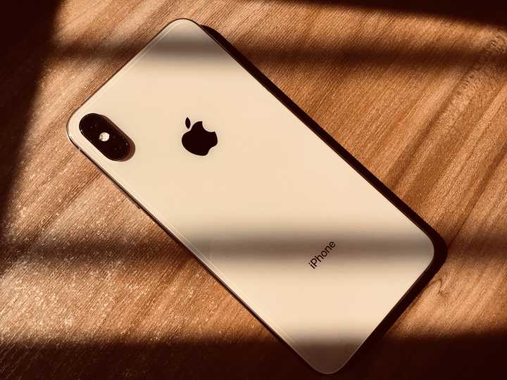 iphone xs max金色和银色到底该选哪个阿!(金色会