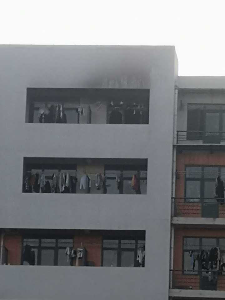 如何看待中国石油大学(华东)在女生宿舍失火后封锁消息并严禁学生使用