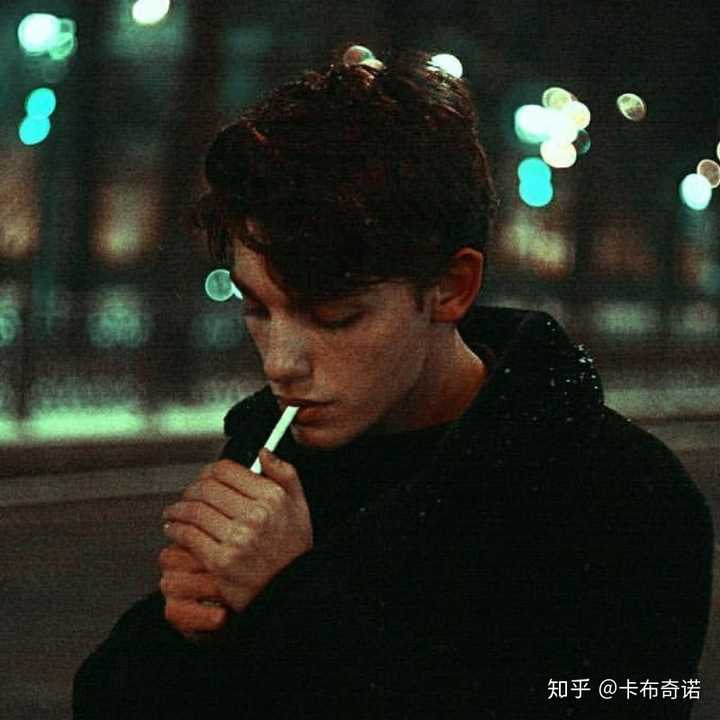 有没有高逼格吸烟头像?