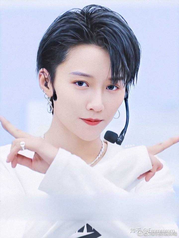 能不能分享一下刘雨昕高清美图来康康?