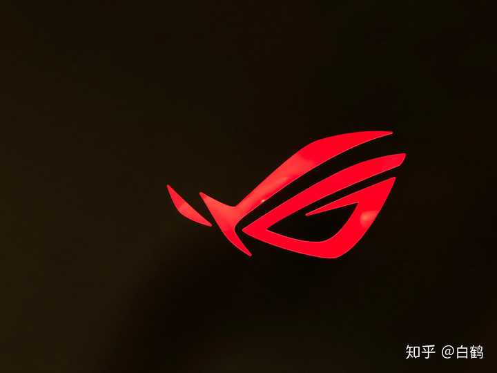 虽然感觉rog比aw好看(aw太狂野了),但是依然没有任何把它整得更好看的