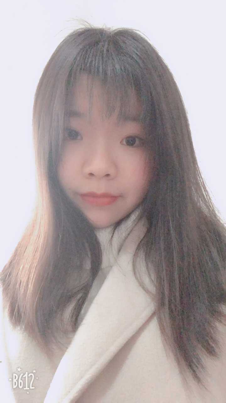 鼻子大而塌的漂亮女孩子,有谁可以来个例子么?