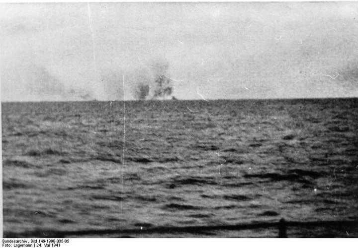英国皇家海军战列巡洋舰胡德号,丹麦海峡死于弹药殉爆(1400 人幸存3人