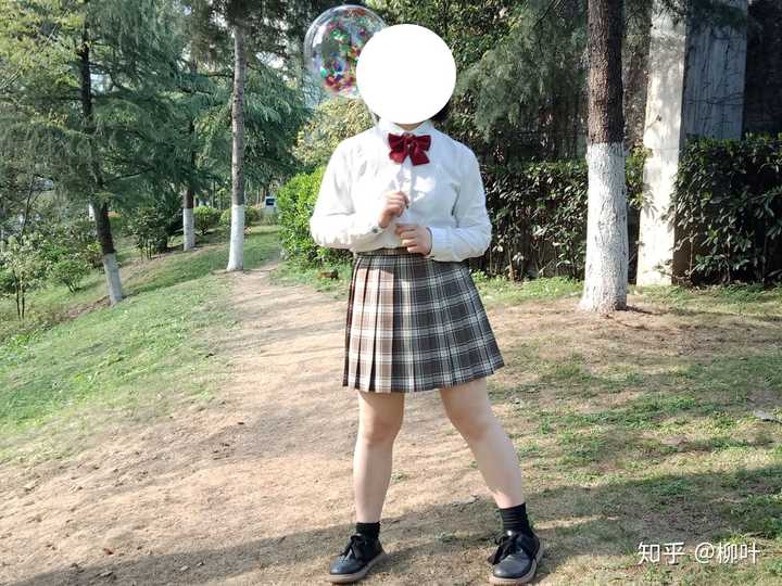 胖胖的女孩子穿jk制服也很可爱的啦