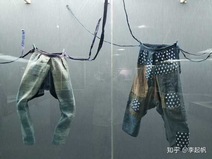 为什么这几年流行破破烂烂的衣服呢?