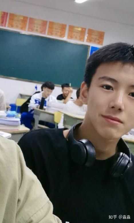 你见过最帅的高中男生长什么样?