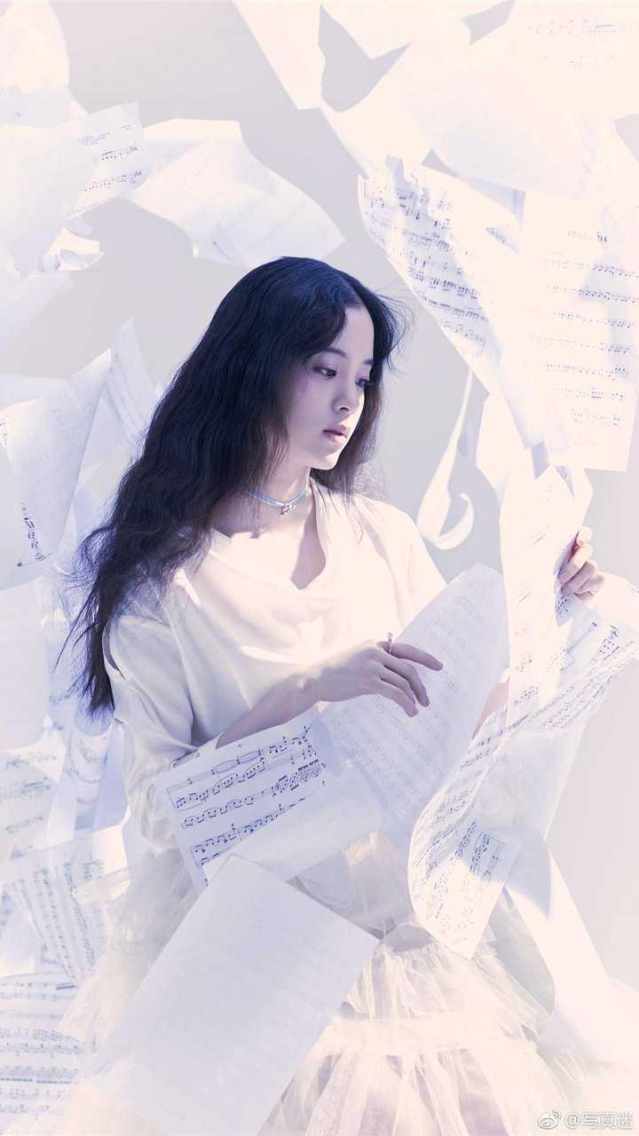 有没有好看的女明星壁纸?(好看有气质的女生也可以)?