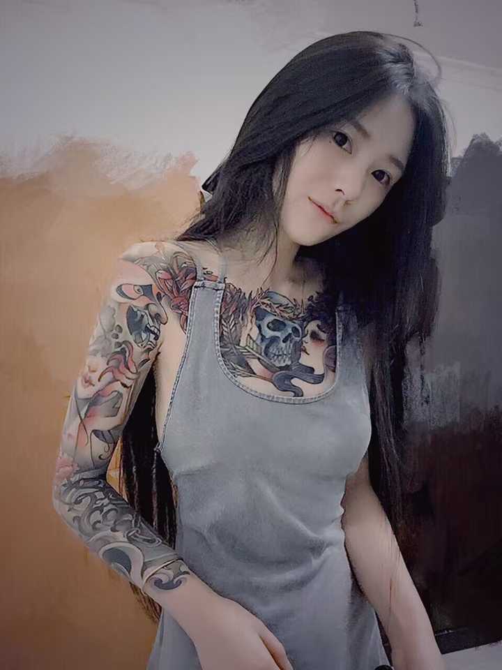 女生纹花臂之后生活会不会发生什么变化?