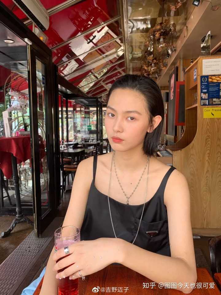 如何评价新生代模特赵佳丽