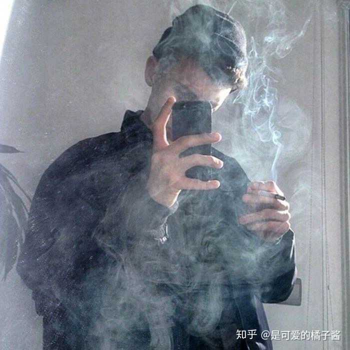 有无酷一点的抽烟男头?